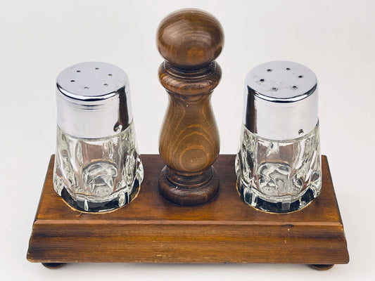 Product image for 'vintage wood salt pepper shakers caddy' (view 3aad34)