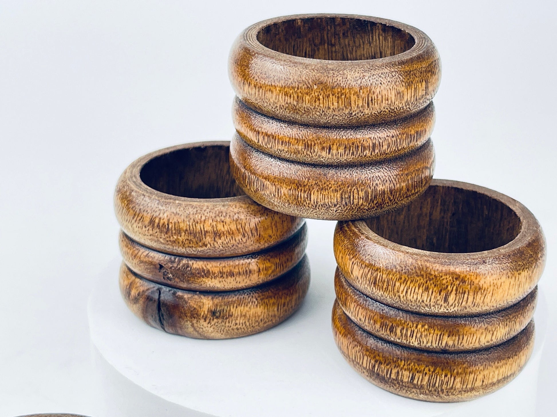 Product image for 'vintage round ribbed wood napkin ring holders set of four 4' (view 5b4c9b)