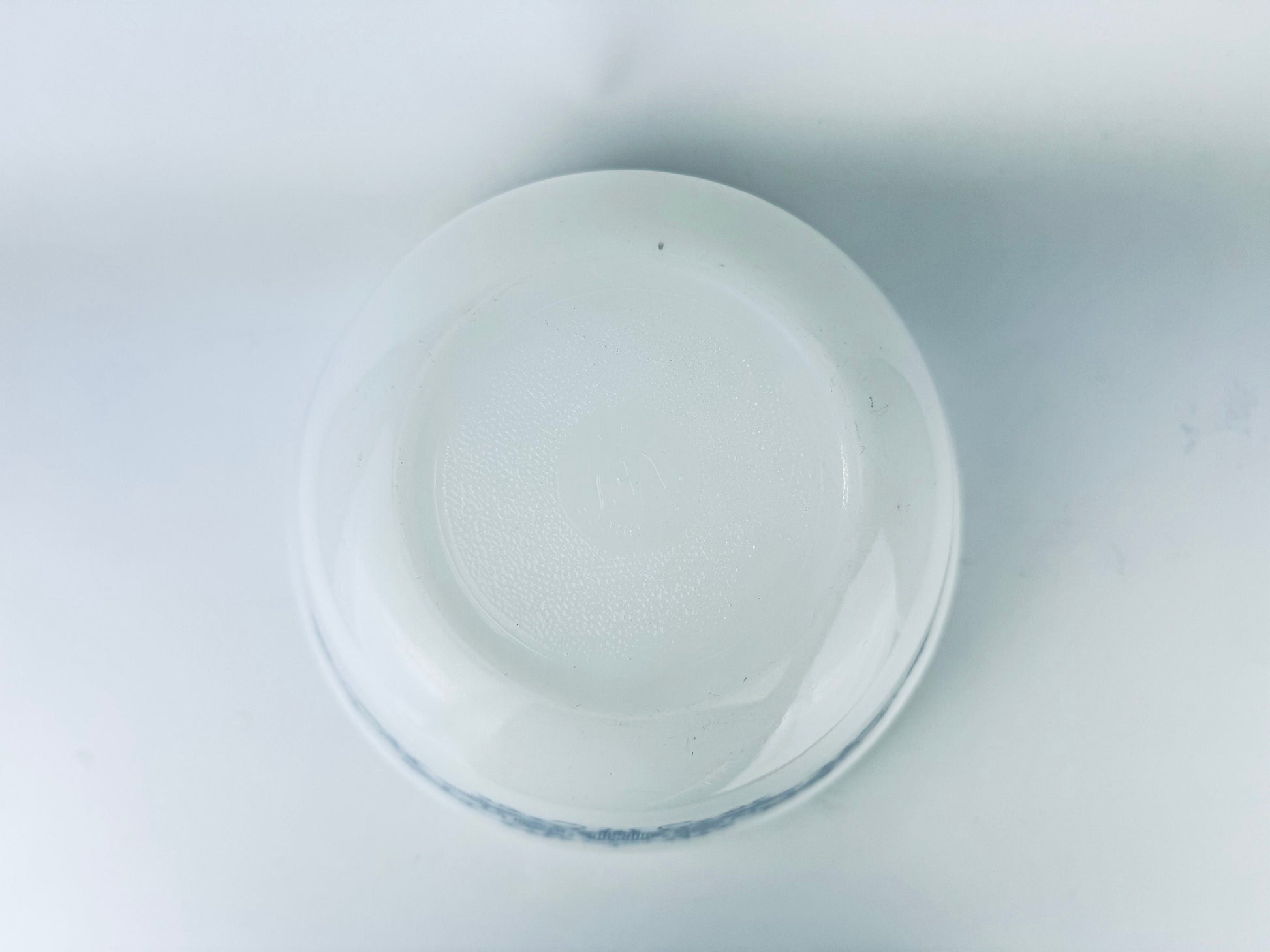 Product image for 'vintage federal glass mixing bowl bucks country blue floral scroll pattern made in usa' (view 51de58)