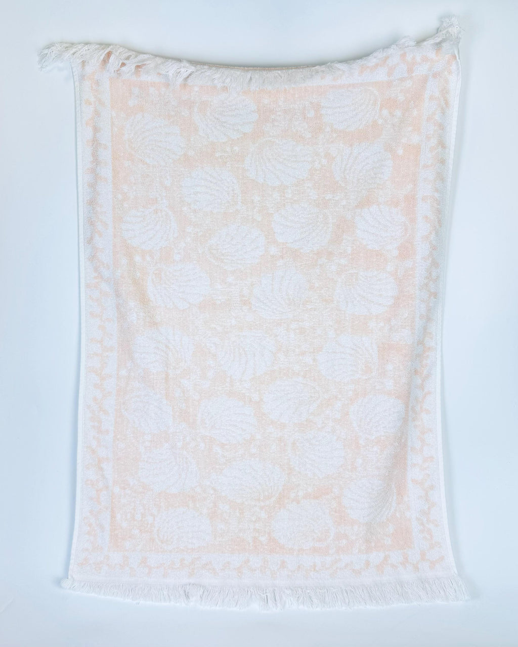 Product image for 'vintage pink white shell print fringe bath towel' (view ef8f47)