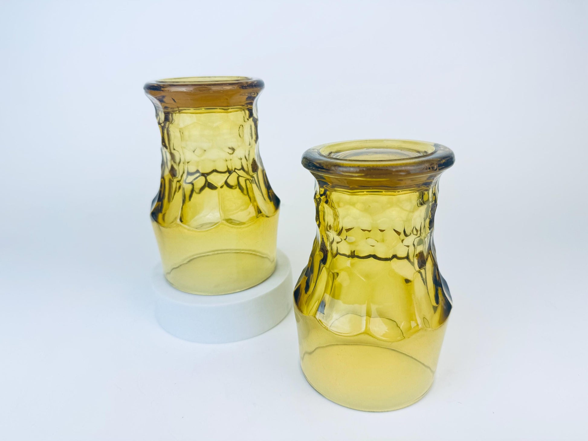 Product image for 'vintage amber chiselled heavy glass pedestal glasses set of two 2 anchor hocking made in usa' (view 90701d)