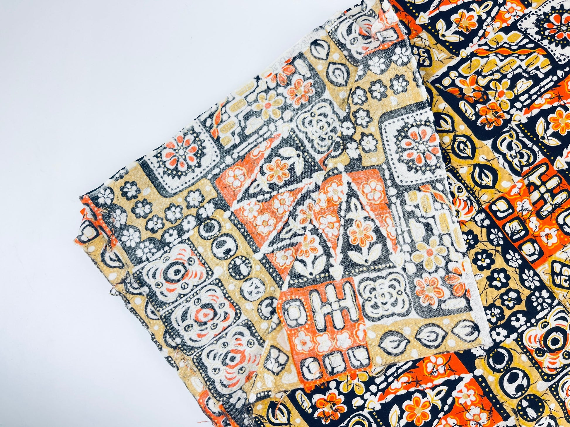Product image for 'vintage bohemian patchwork fabric bold geometric floral design 33 x 76' (view e9f218)