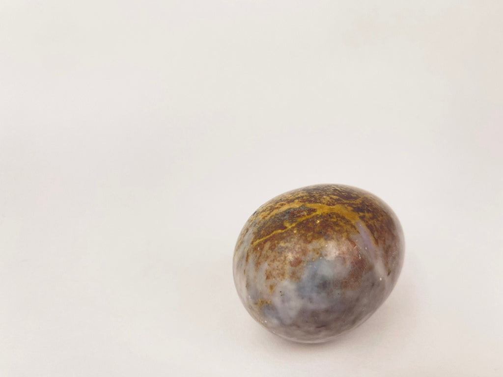 Product image for 'vintage 1970s purple marble stone egg paperweight elegant desk accent' (view e3a34a)