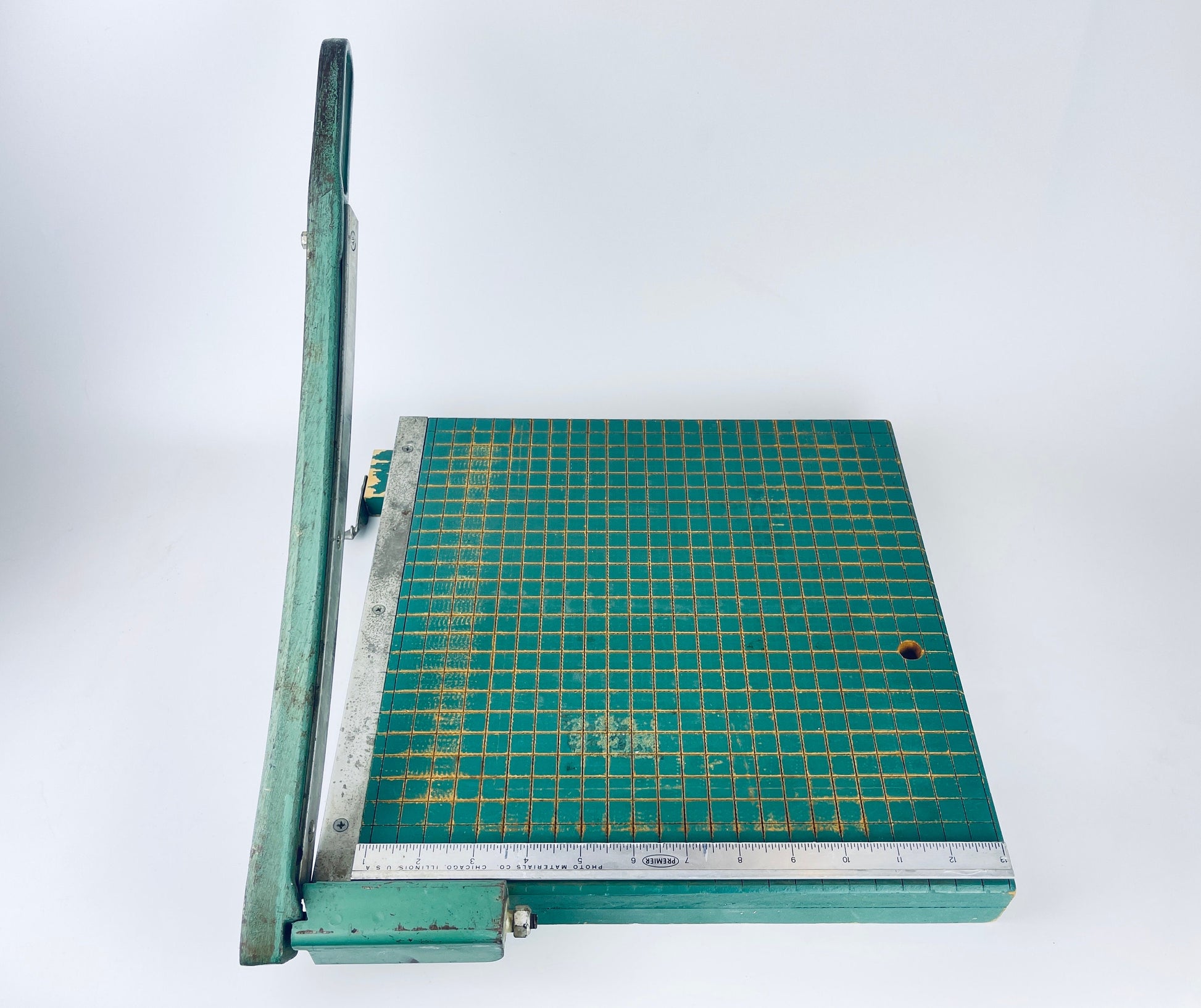 Product image for 'vintage wood metal paper cutting board guillotine premier photo materials co chicago usa' (view 6bb7b2)