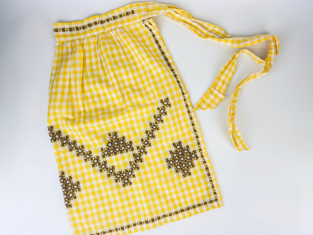 Product image for 'vintage yellow white gingham embroidered waist apron right pocket detail' (view fa4fe7)