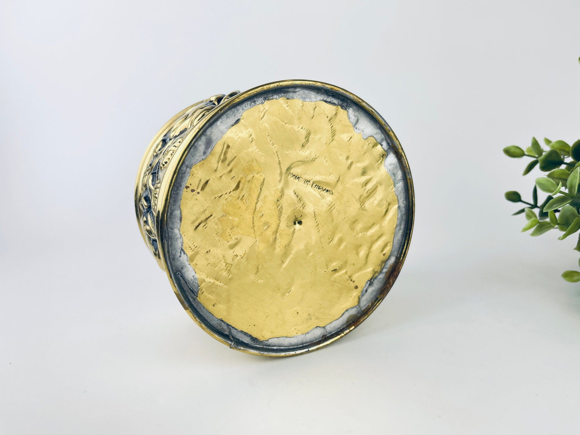 Product image for 'vintage embossed textured floral rose brass tub planter attractive aged metal patina made in england' (view feea66)