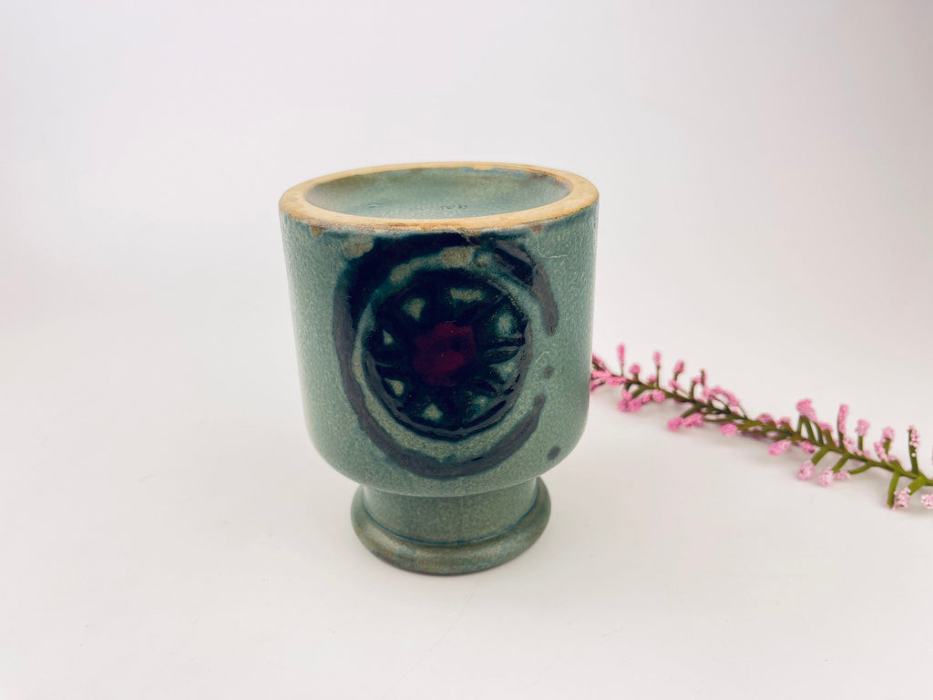Product image for 'vintage hand painted mcm green geometric star bud vase made in japan' (view 77874d)