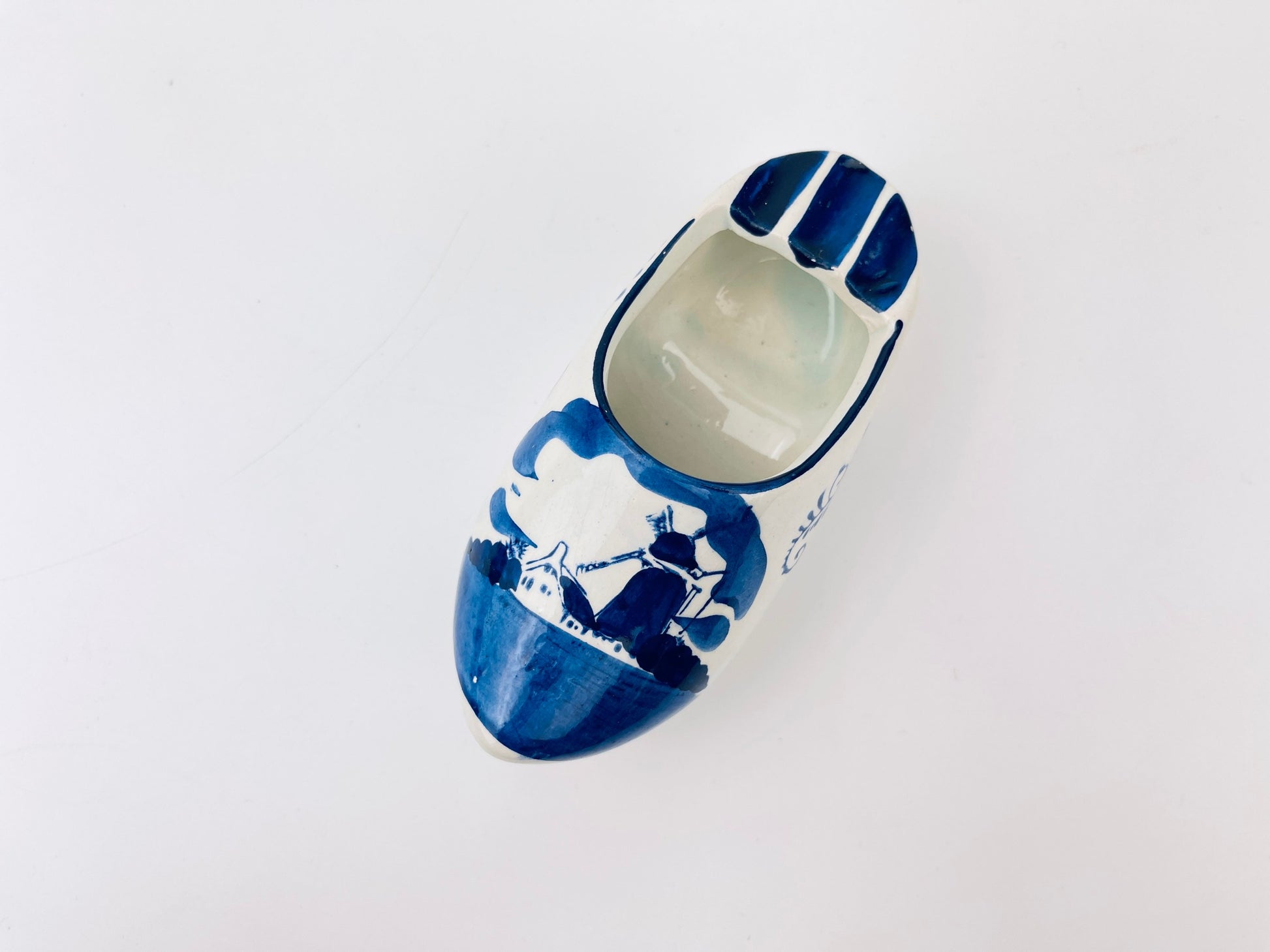 Product image for 'vintage hand painted delft blue ashtray shoes holland windmill pattern sold separately' (view a035a0)