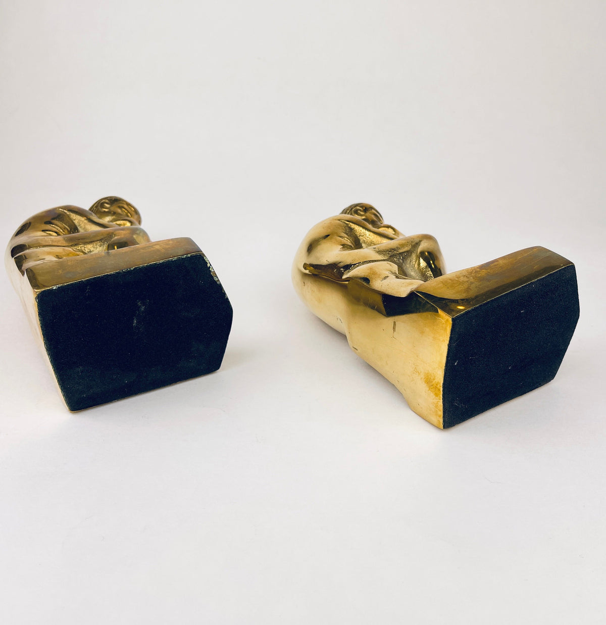 Product image for 'vintage solid brass thinker man bookends attractive aged metal patina gold decor' (view 9410ed)