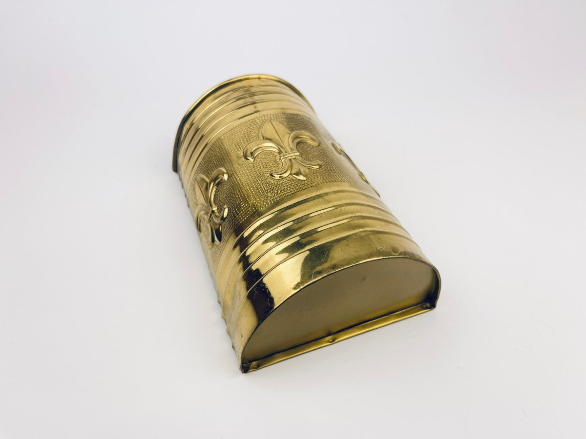 Product image for 'vintage brass fleur de lis match holder wall pocket attractive aged metal patina made in japan' (view 899a8f)