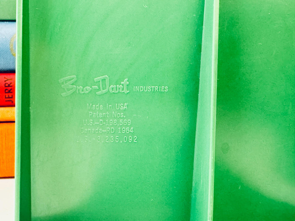 Product image for 'vintage bro dart atomic aqua green plastic book ends set of two 2 made in usa' (view cc2883)