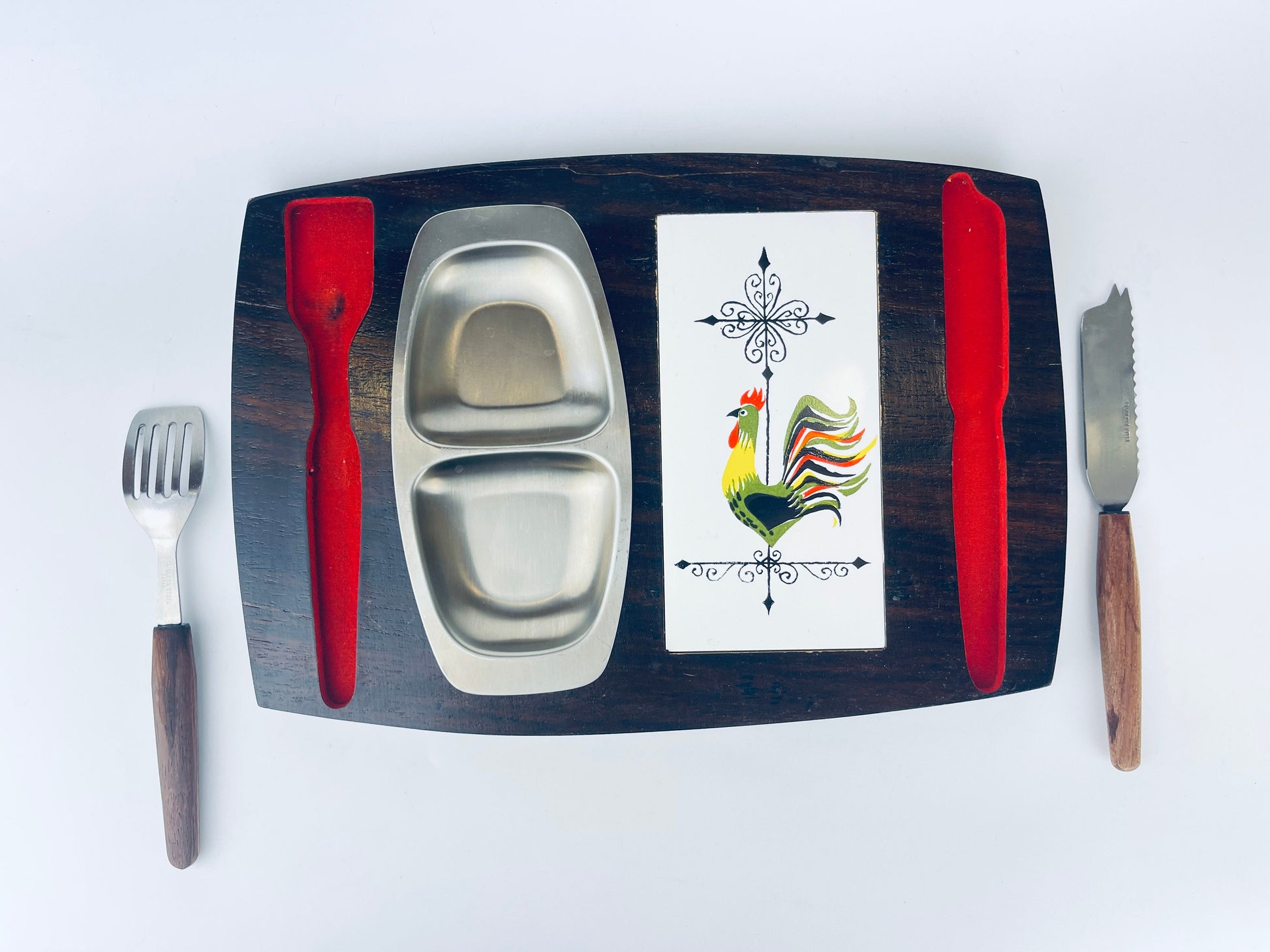 Product image for 'vintage mid century modern wood charcuterie appetizer board country rooster design made in japan' (view 2d3db7)