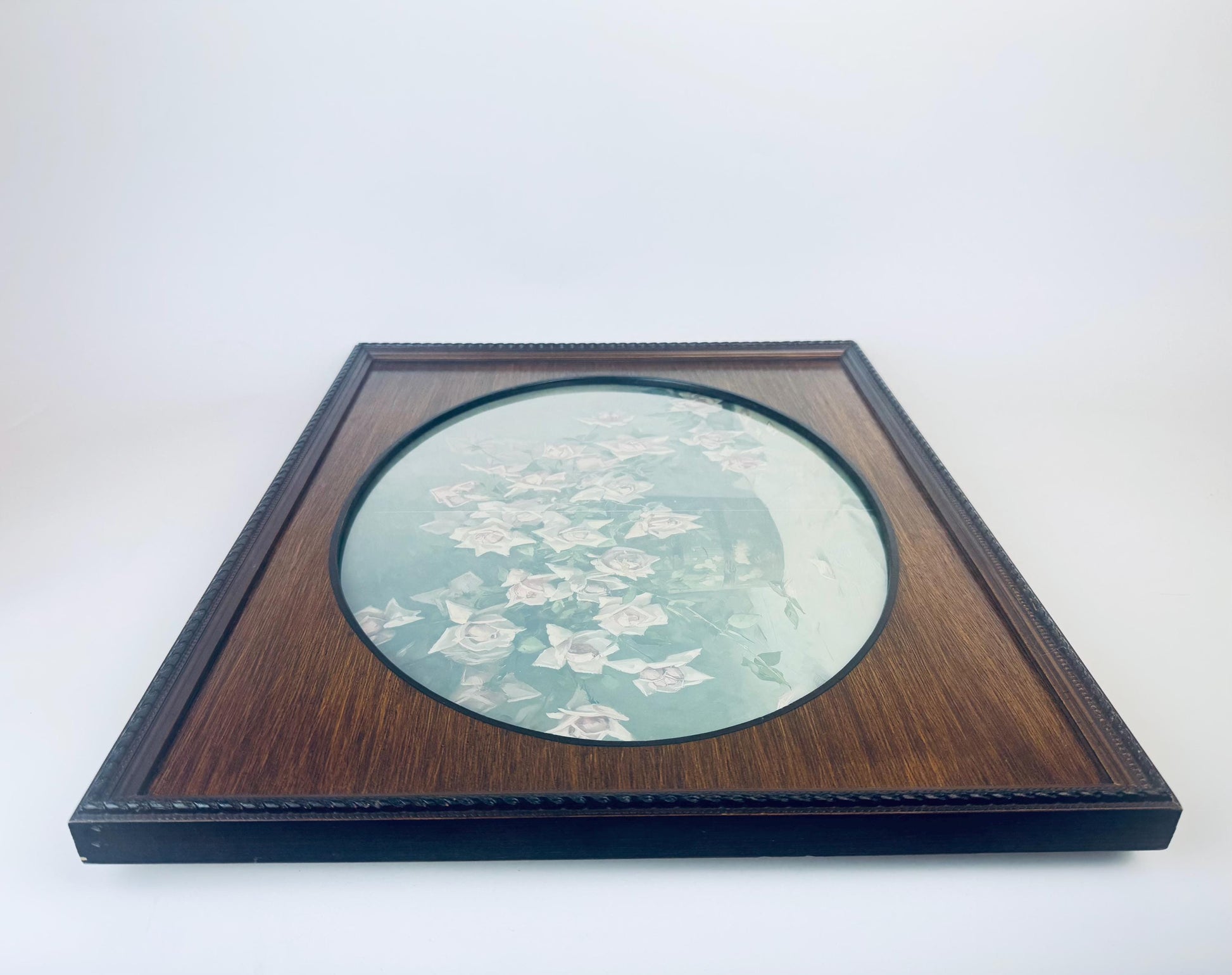Product image for 'vintage oval wall mounted carved wood picture frame 11 x 14 scroll edge detail' (view c279c7)