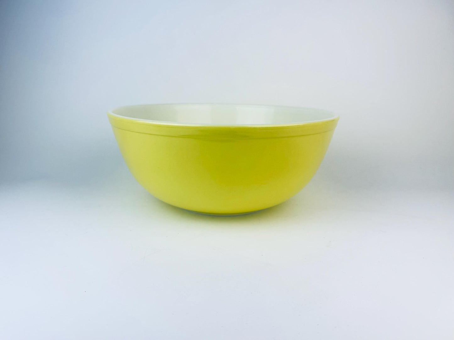 Product image for 'vintage pyrex primary colour yellow mixing bowl original colour bowl' (view 16e508)