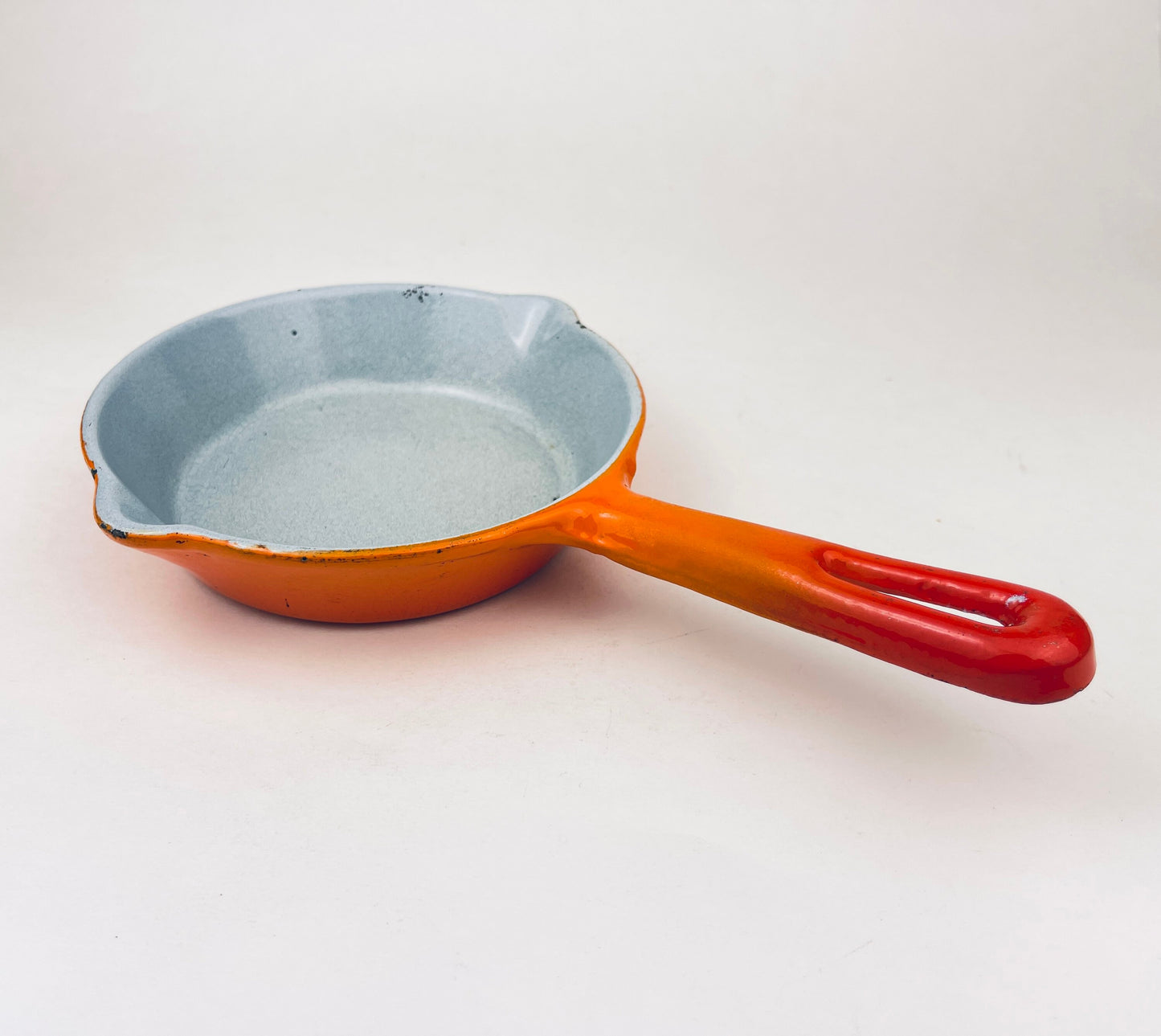 Product image for 'vintage levcoware ombre orange porcelain enamelled cast iron skillet made in japan' (view ec911f)