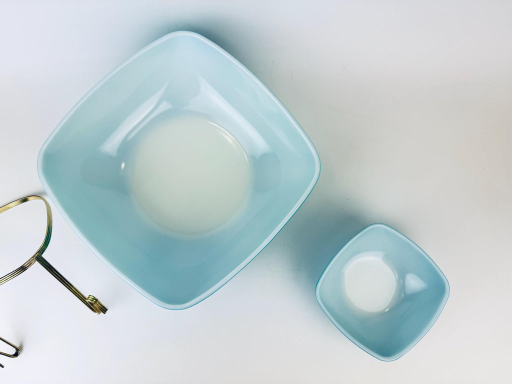 Product image for 'vintage rare pyrex chip n dip turquoise square glass bowl set made in usa promotional hostess collaboration 1959' (view 1f7550)