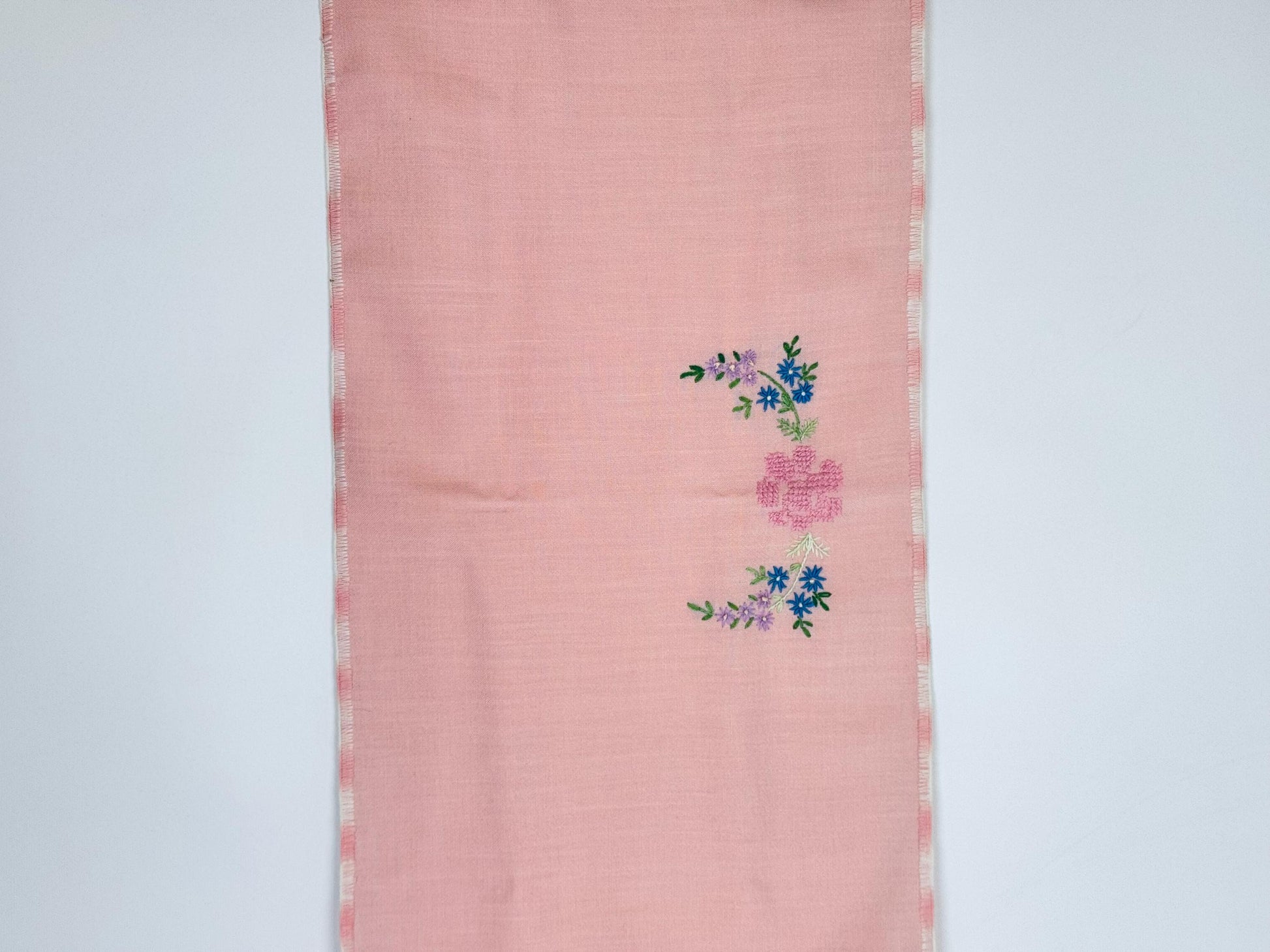 Product image for 'vintage pale pink white embroidered floral rectangular table runner' (view 133426)