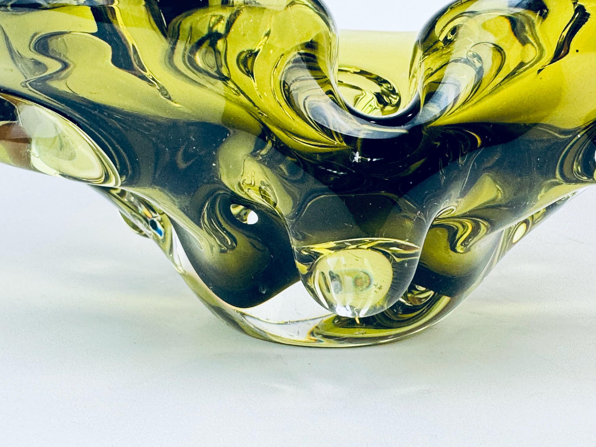 Product image for 'vintage olive green chalet glass ashtray bowl made in canada' (view 99fb34)