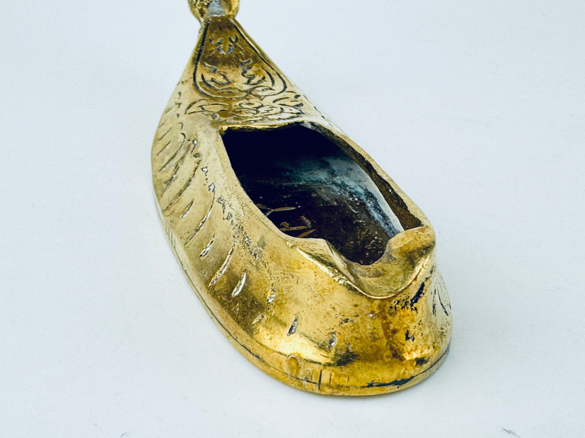 Product image for 'vintage etched brass slipper ashtray attractive aged metal patina made in turkey' (view b6c71c)