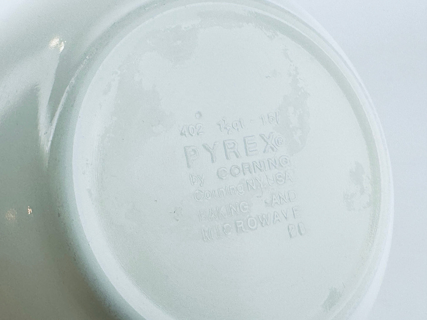 Product image for 'vintage white gold butterfly gold pyrex mixing bowl 402 1 5 qt 1 5 l' (view fe7e2f)