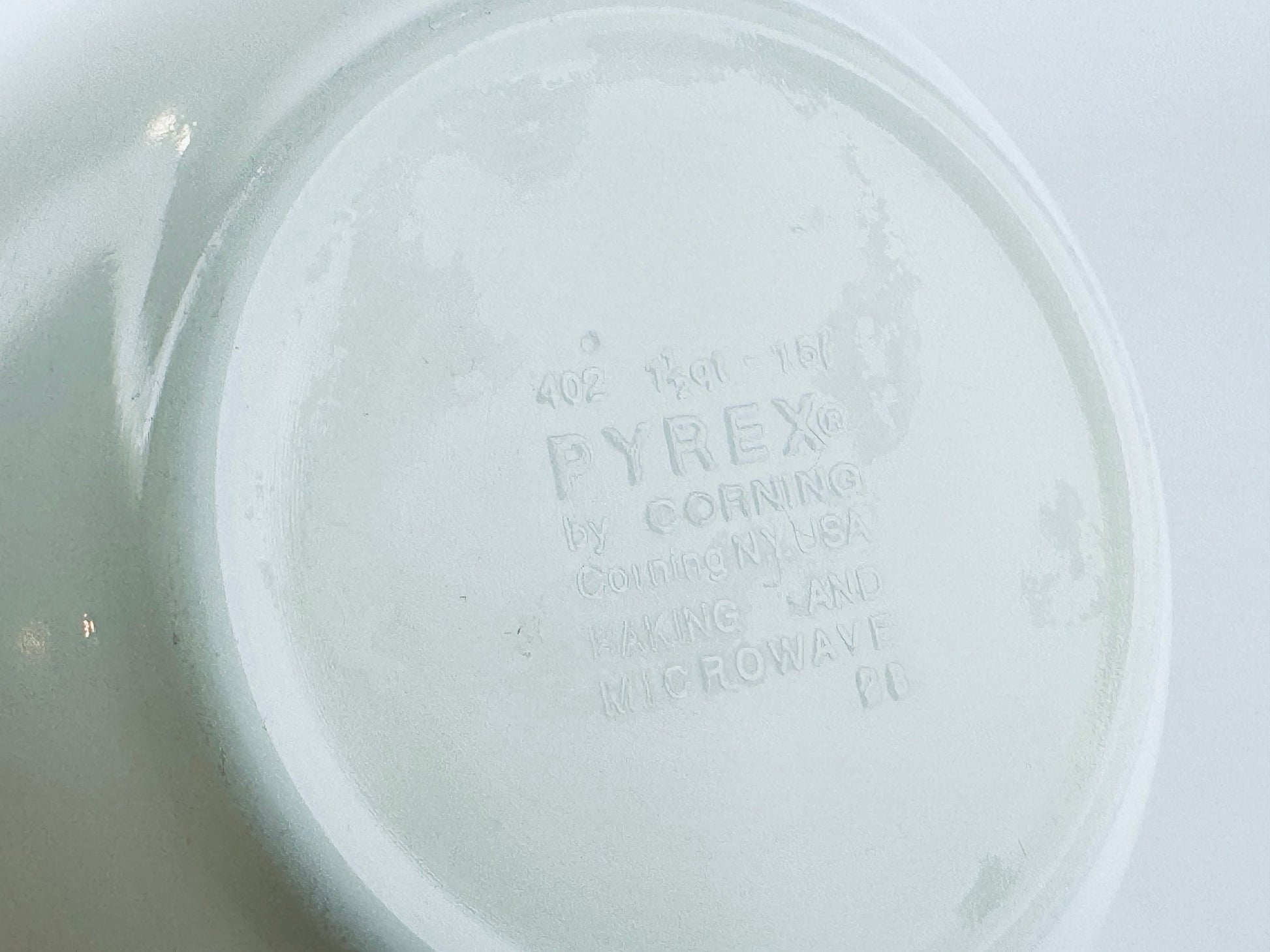 Product image for 'vintage white gold butterfly gold pyrex mixing bowl 402 1 5 qt 1 5 l' (view fe7e2f)