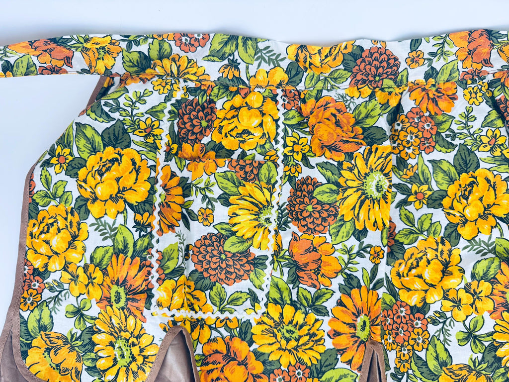 Product image for 'vintage 1960s reversible brown gold floral waist apron with pocket mid century charm' (view ace2aa)