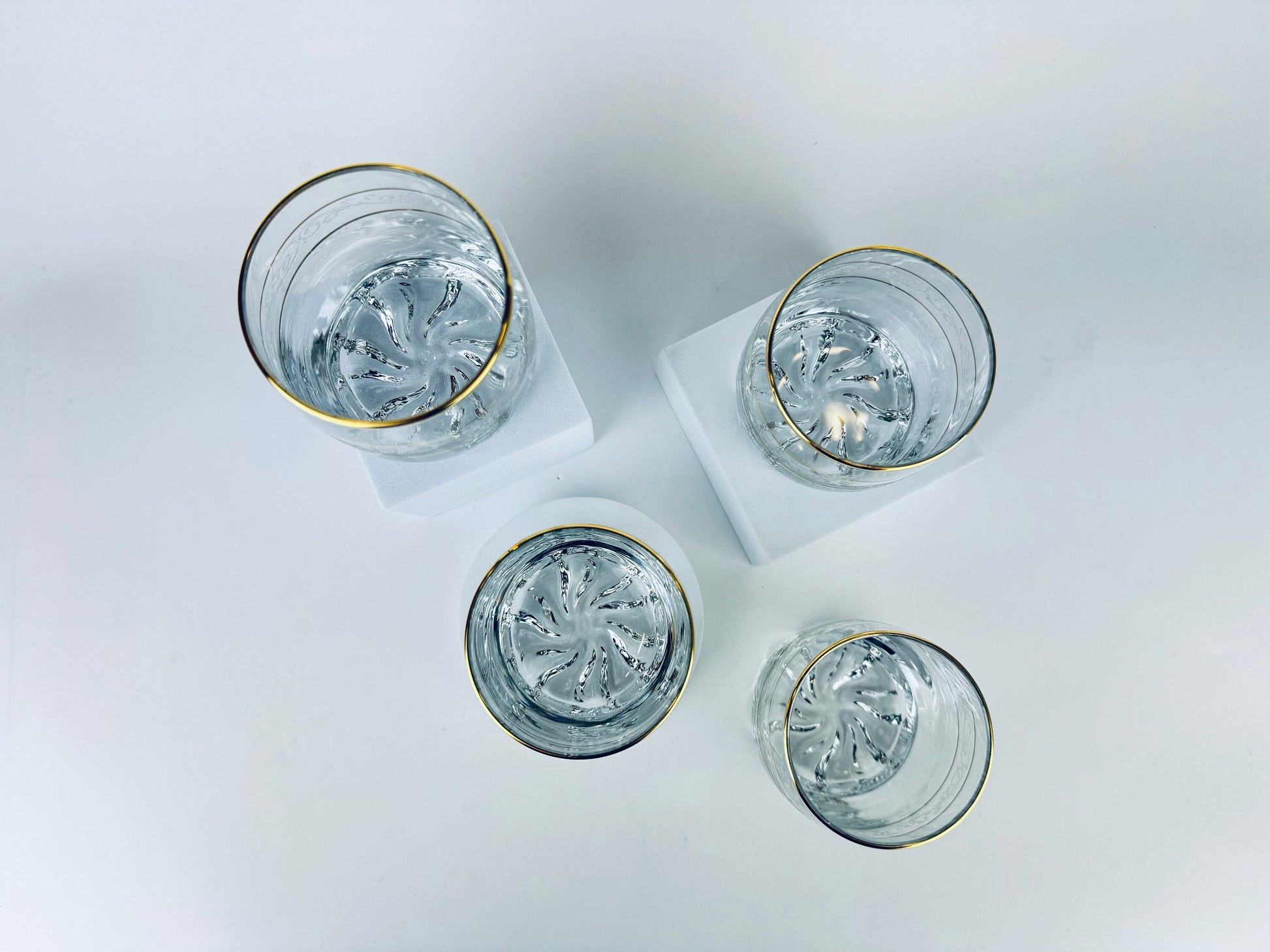 Product image for 'vintage frosted swirl gold striped low ball glasses set of four 4' (view 4fd3ba)