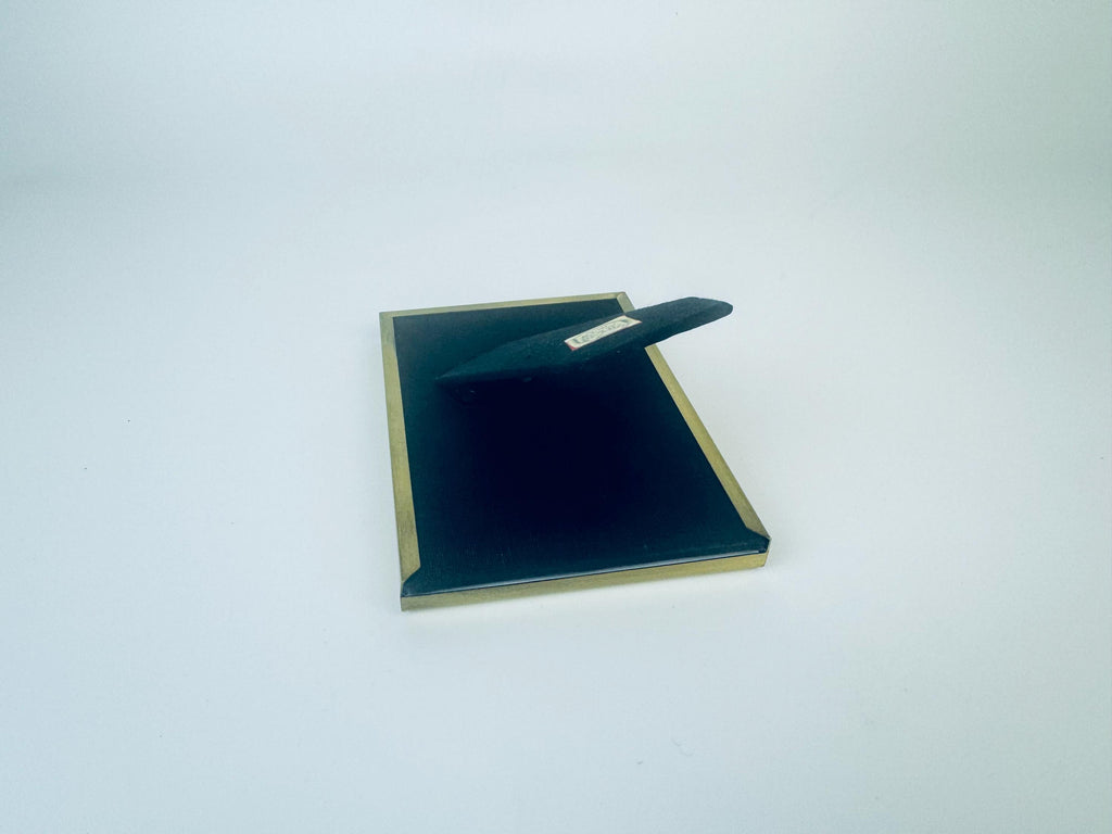 Product image for 'vintage solid brass gold 3 x 4 5 tabletop picture frame made in korea' (view 90c096)