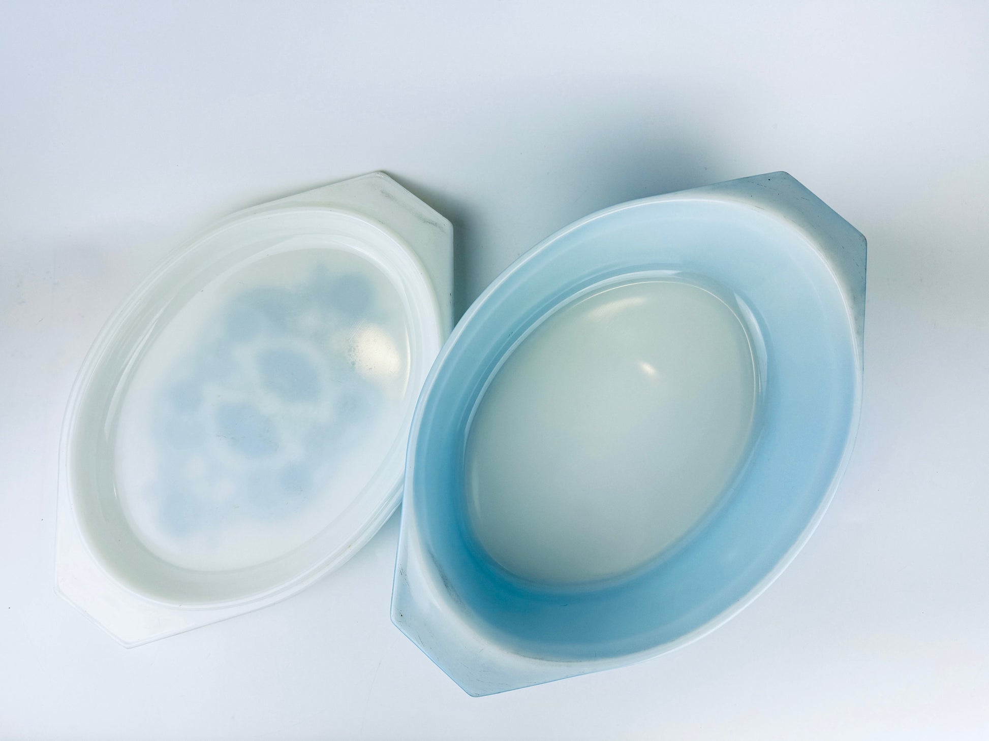 Product image for 'vintage horizon blue pyrex oval casserole dish 2 1 2 qt made in usa' (view 36be25)