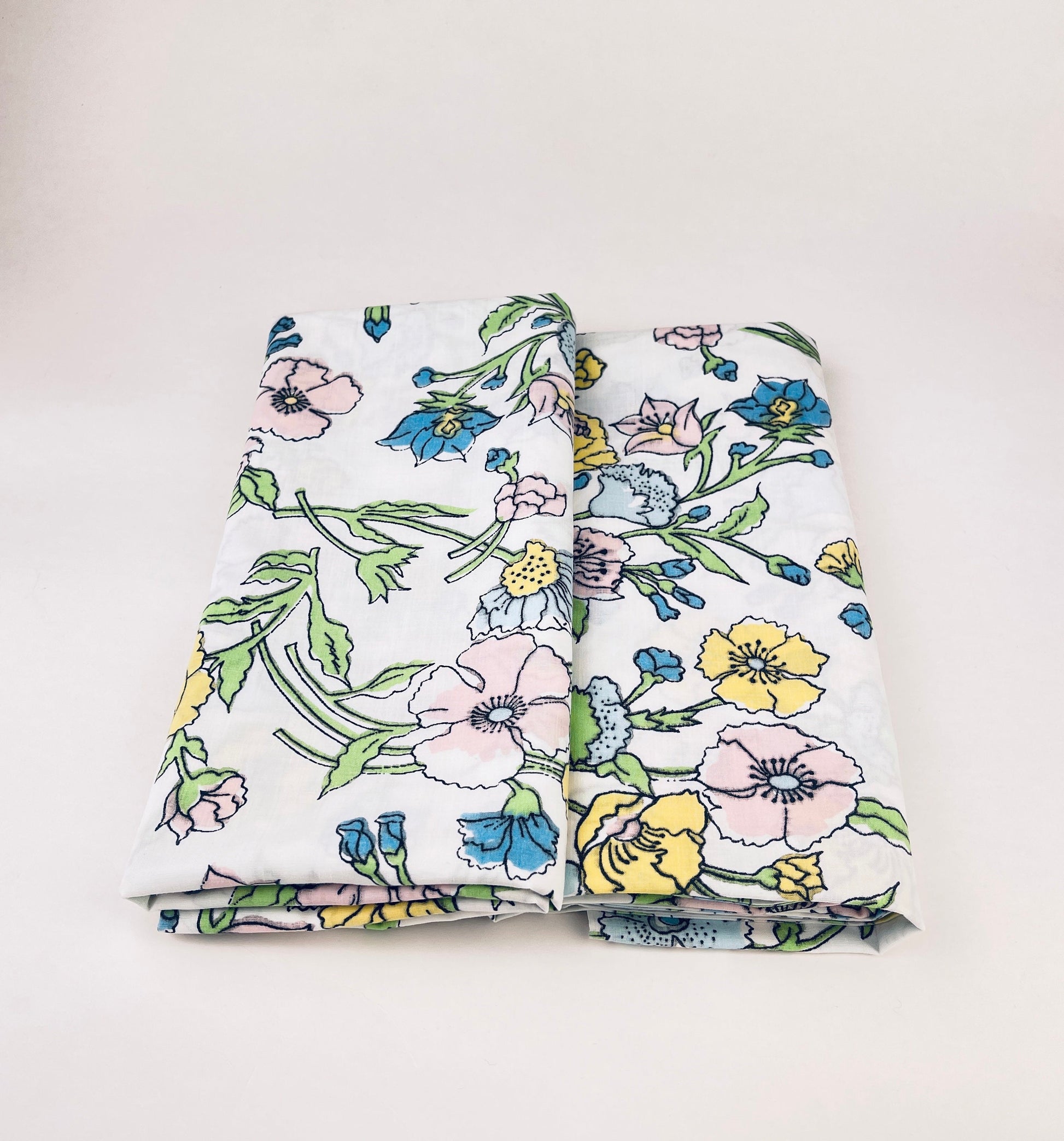Product image for 'vintage spring mills king pillow cases perma prest sears roebuck co set of two 2 50 50 cotton polyester blend made in usa' (view c095e5)