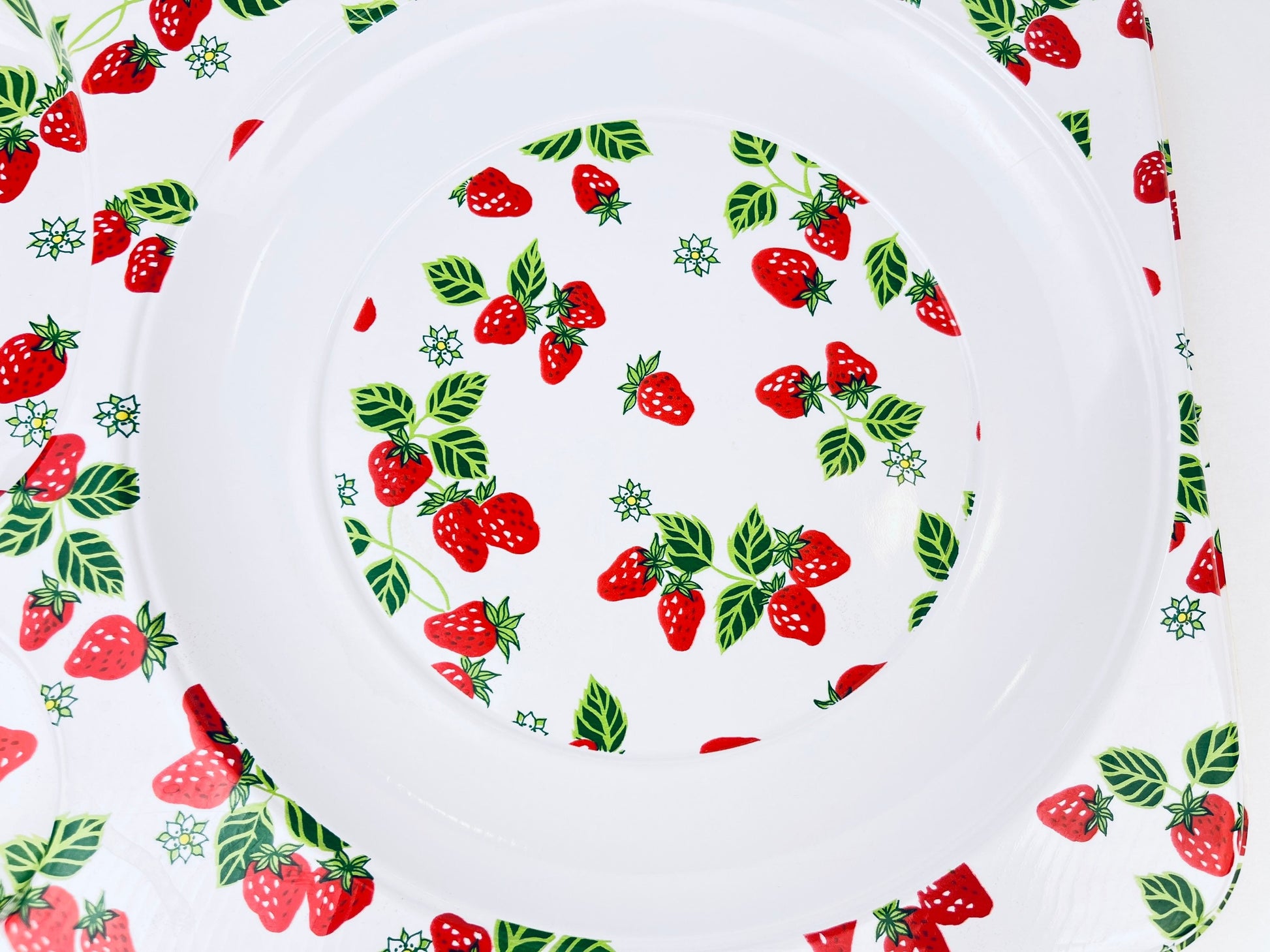 Product image for 'vintage strawberry fields tray retro picnic dining charm' (view 950cc6)