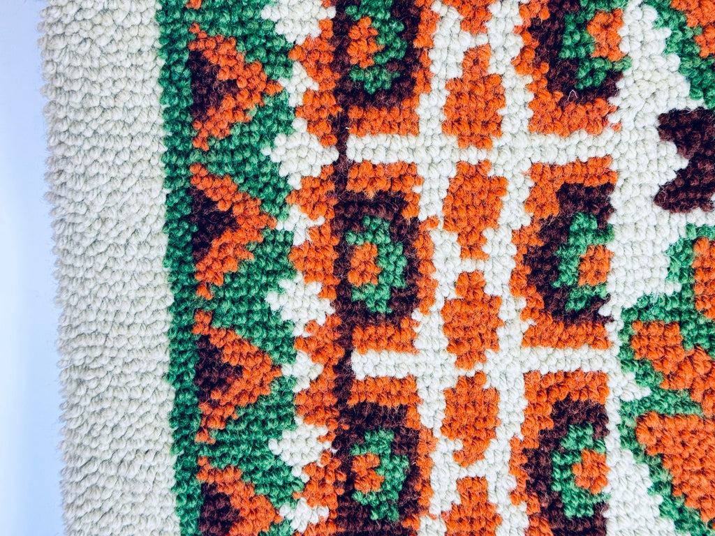 Product image for 'vintage handmade geometric latch hook tapestry wall hanging 30 x 43' (view 07d35e)