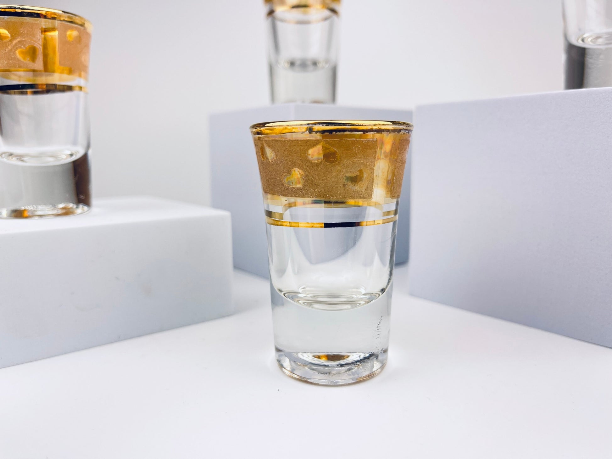 Product image for 'vintage gold heart tapered shot glasses set of six 6' (view 835fc9)