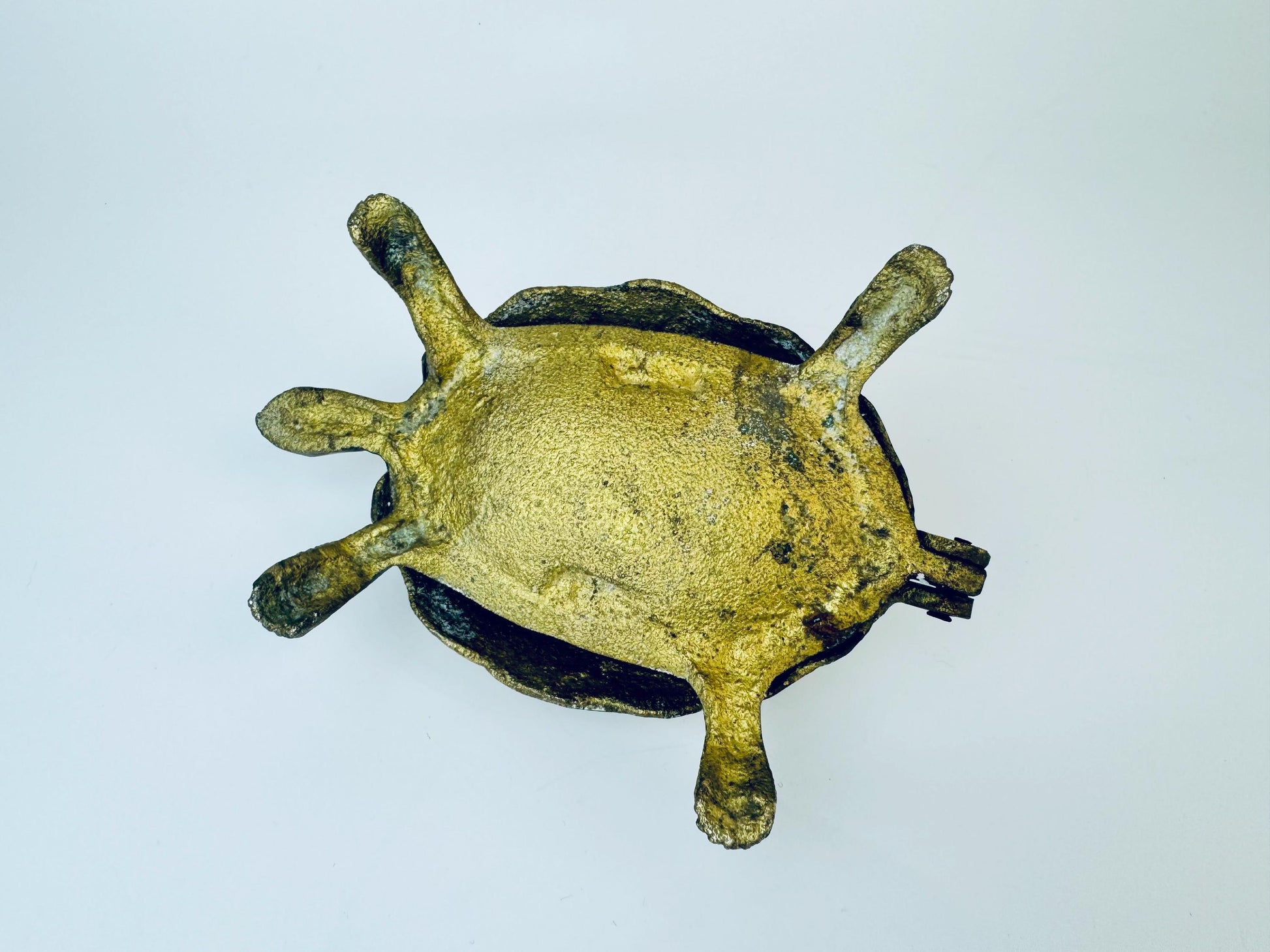 Product image for 'vintage solid brass turtle lidded trinket dish ashtray attractive aged metal patina' (view 420150)