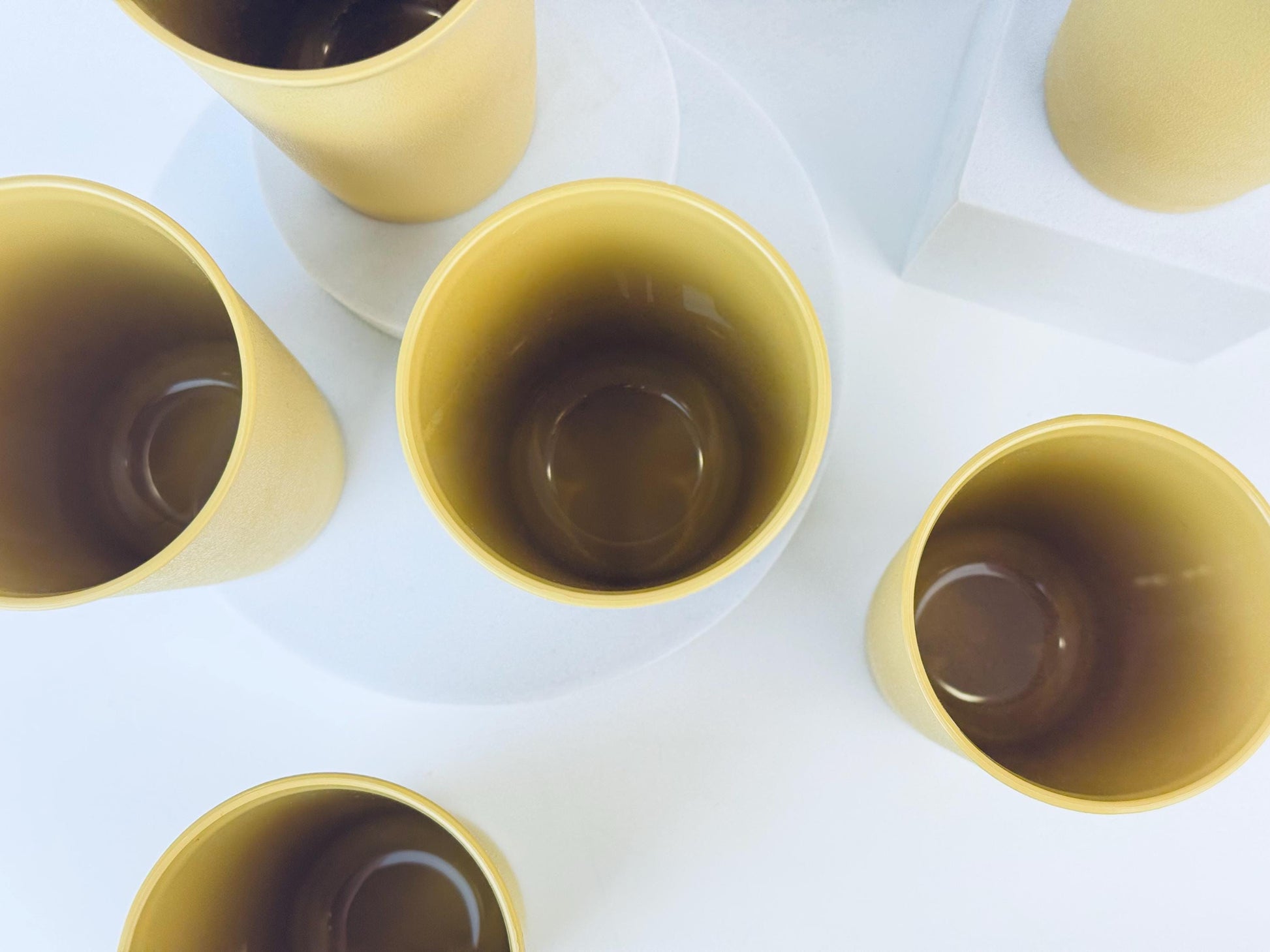 Product image for 'vintage golden harvest plastic tupperware cups set of six 6 made in canada' (view 5adab6)