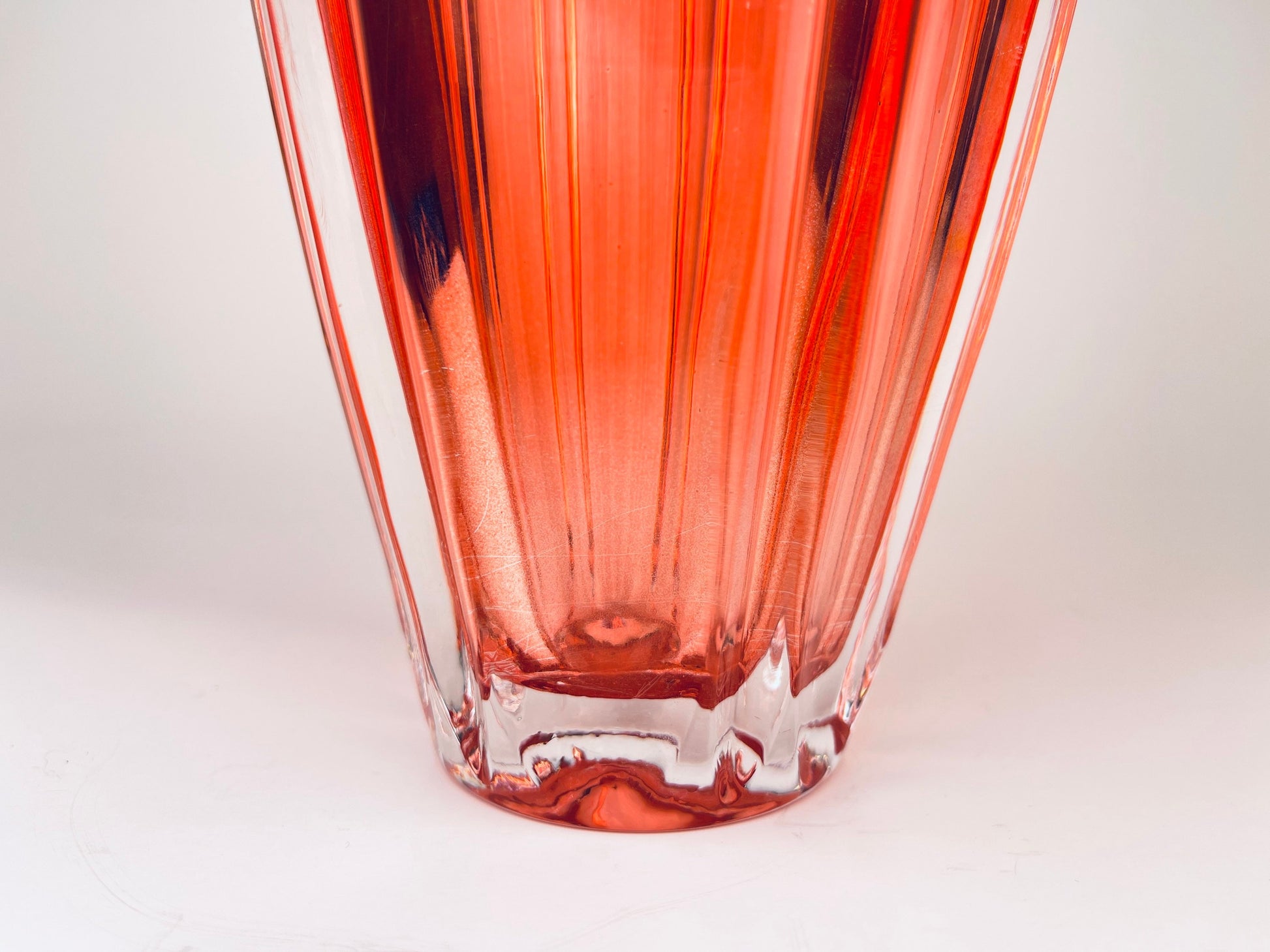 Product image for 'vintage cranberry red heavy glass vase ridged line exterior' (view d95534)