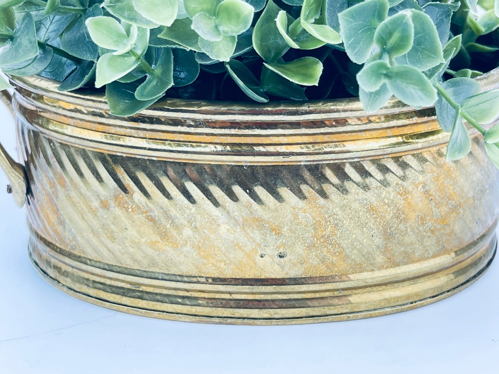Product image for 'vintage handled brass oval indoor planter attractive aged metal patina' (view 1735fd)