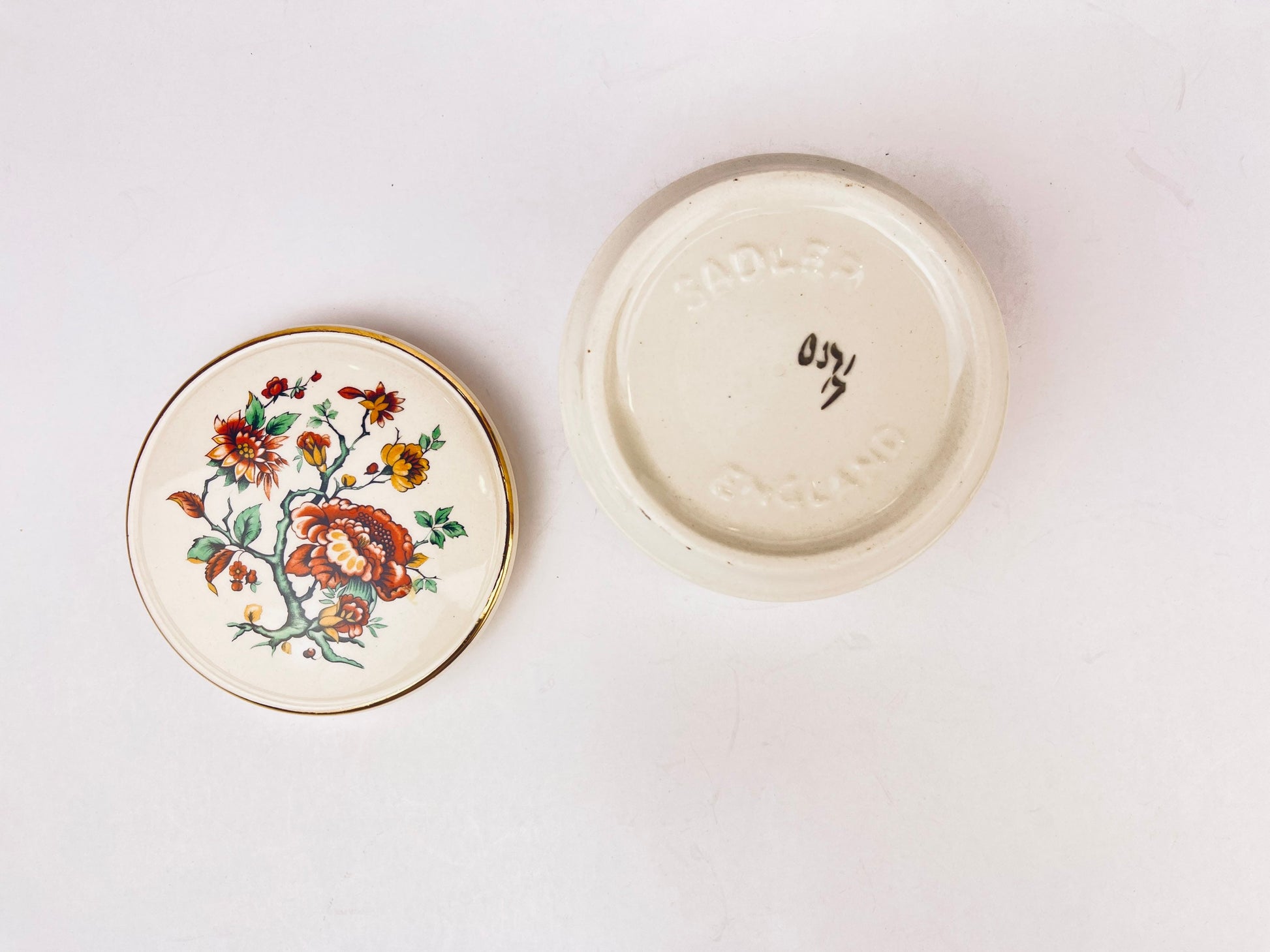 Product image for 'vintage sadler england round ceramic floral pattern keepsake jewellery jar' (view 45f804)
