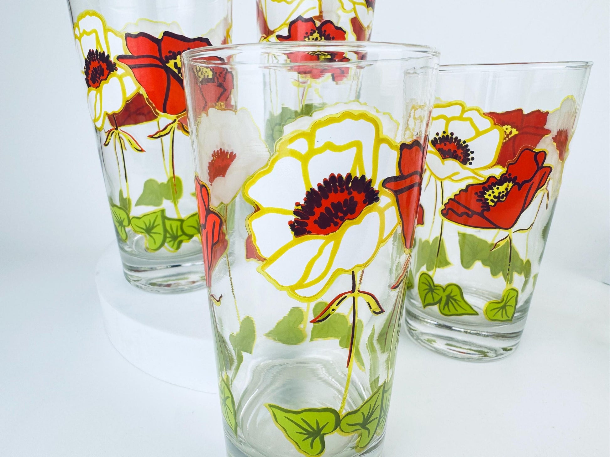 Product image for 'vintage 1970s bright poppy floral glasses by dominion glass co canadian mid century drinkware' (view 745018)