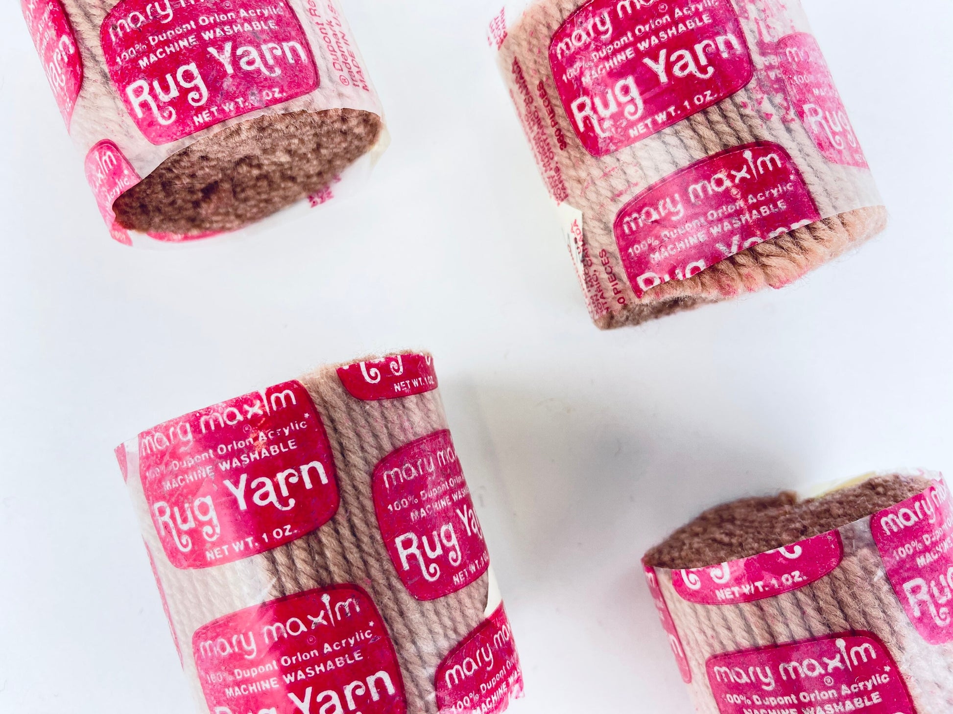 Product image for 'vintage mauve rug yarn mary maxim 100 dupont orion acrylic machine wash 360 pieces 2 5 or 6 5 cm long net weight 1 oz' (view 964604)