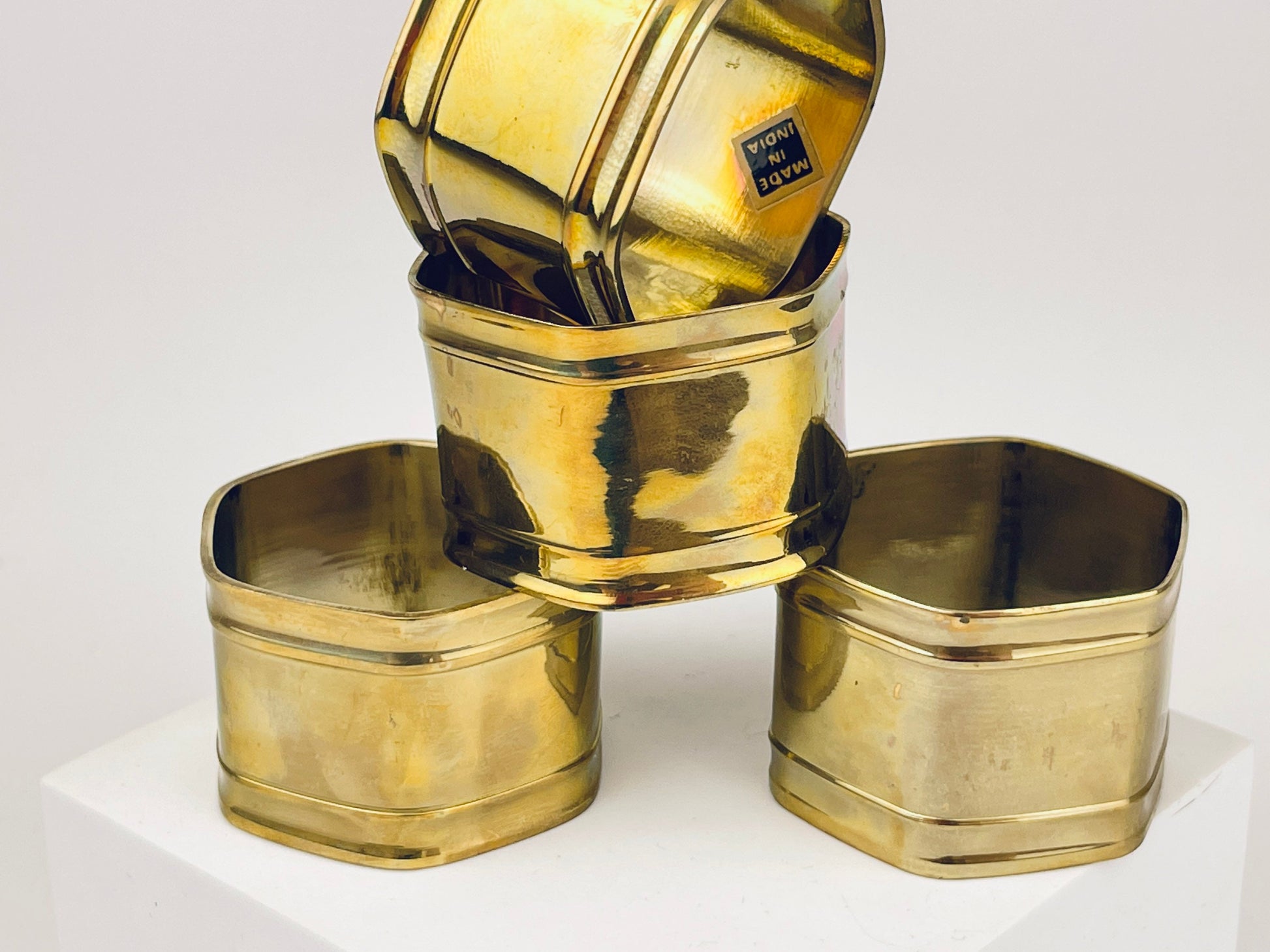 Product image for 'vintage geometric hexagon brass napkin ring holders set of four 4 attractive aged patina' (view 116e7c)