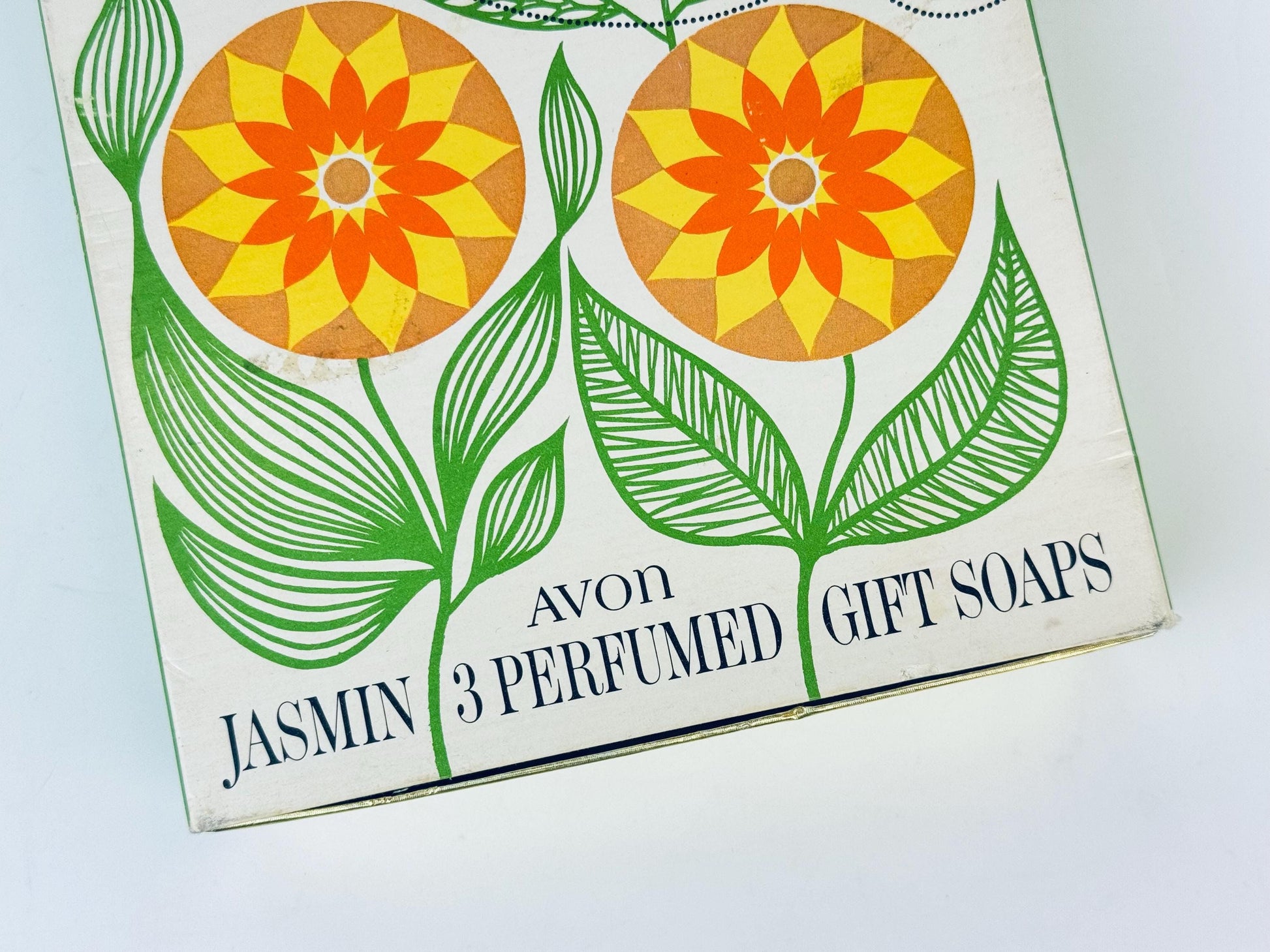 Product image for 'vintage avon jasmin soap set 3 perfumed floral soaps in original box' (view 007bc9)