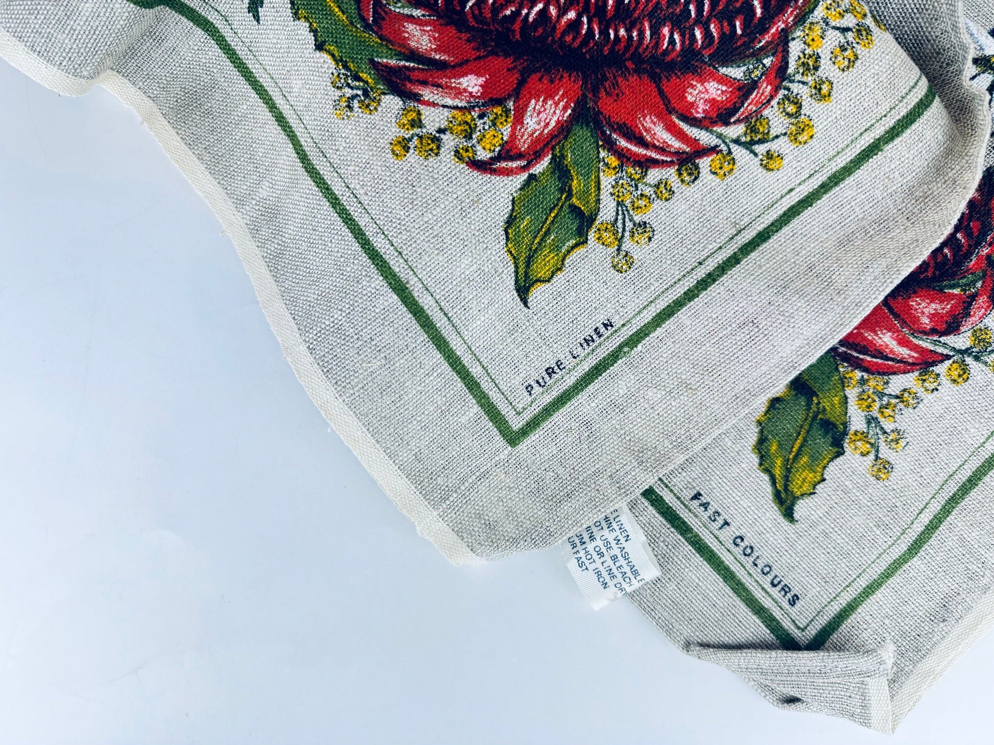 Product image for 'vintage australia linen souvenir table cloth pure linen australian souvenir made in poland' (view 2fc0be)