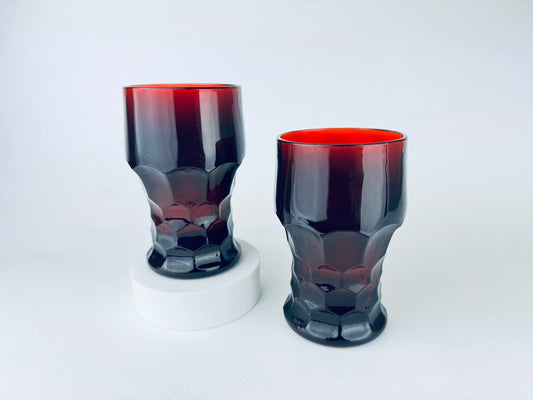 Product image for 'vintage georgian ruby red chiselled heavy glass pedestal tumbler glasses set of two 2 anchor hocking made in usa' (view 136ff7)