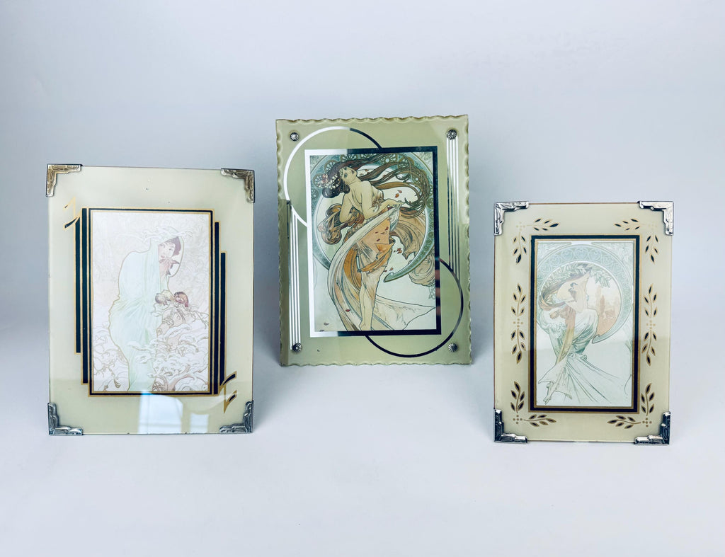 Product image for 'vintage art deco glass picture frame timeless elegance for your treasured memories' (view b5680a)