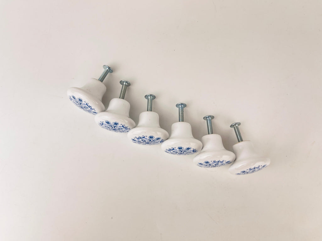 Product image for 'vintage chinoiserie style blue white floral ceramic knobs set of 2' (view 37fdd3)