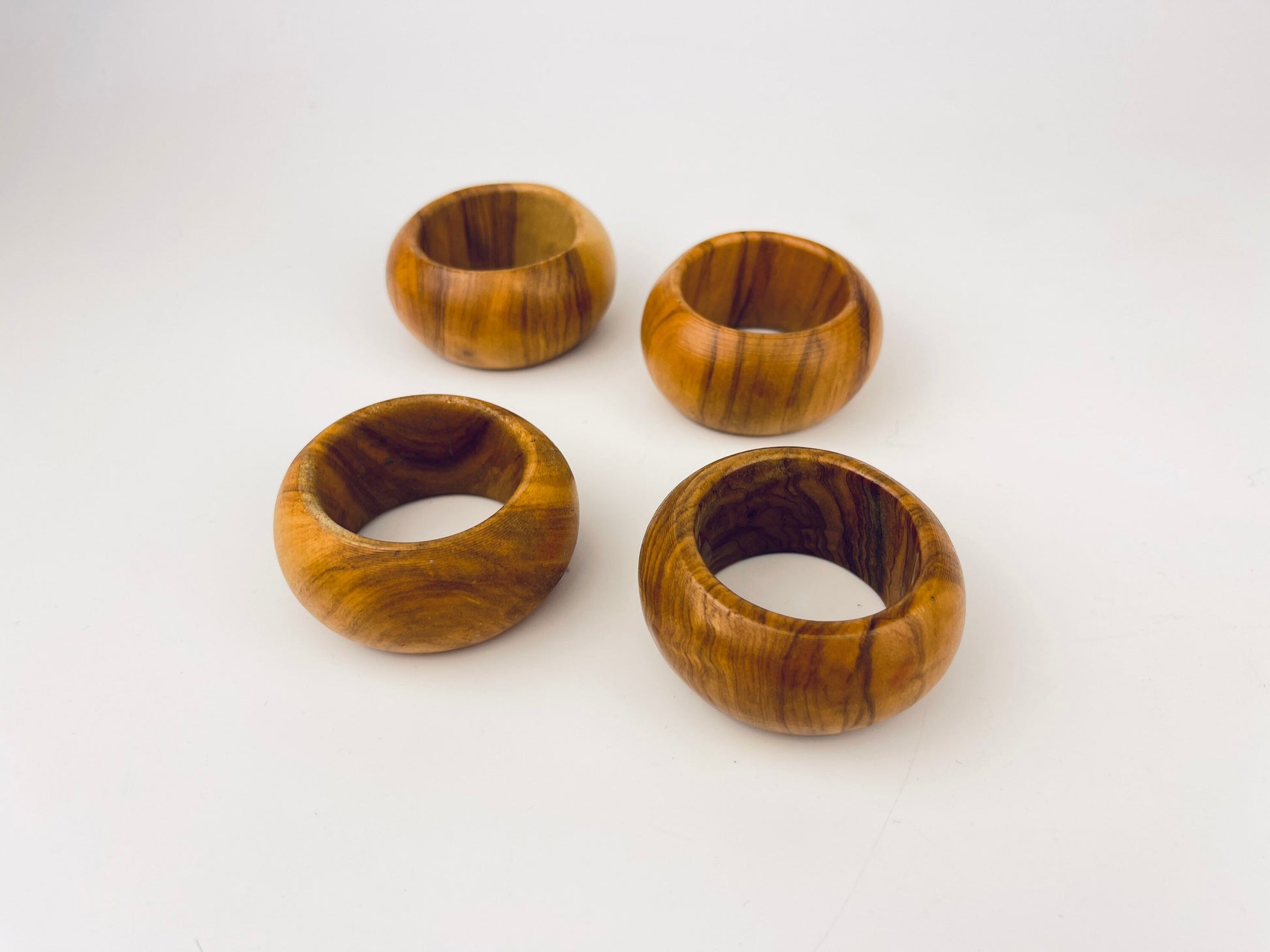 Product image for 'vintage 1970s round wooden napkin rings set of 4' (view 2ed8ce)