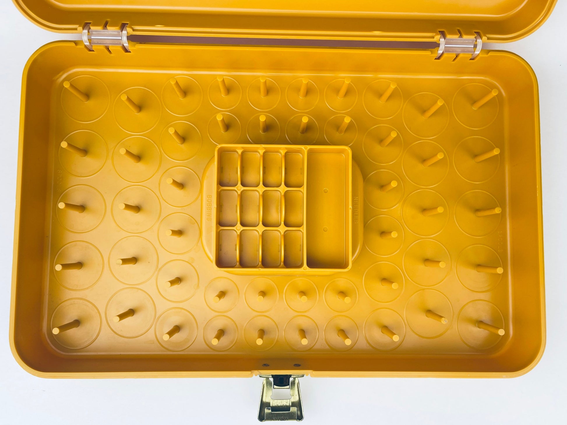 Product image for 'vintage wilson wil hold sewing box mustard yellow swirl pattern with plastic organizers handle' (view b7f4b9)