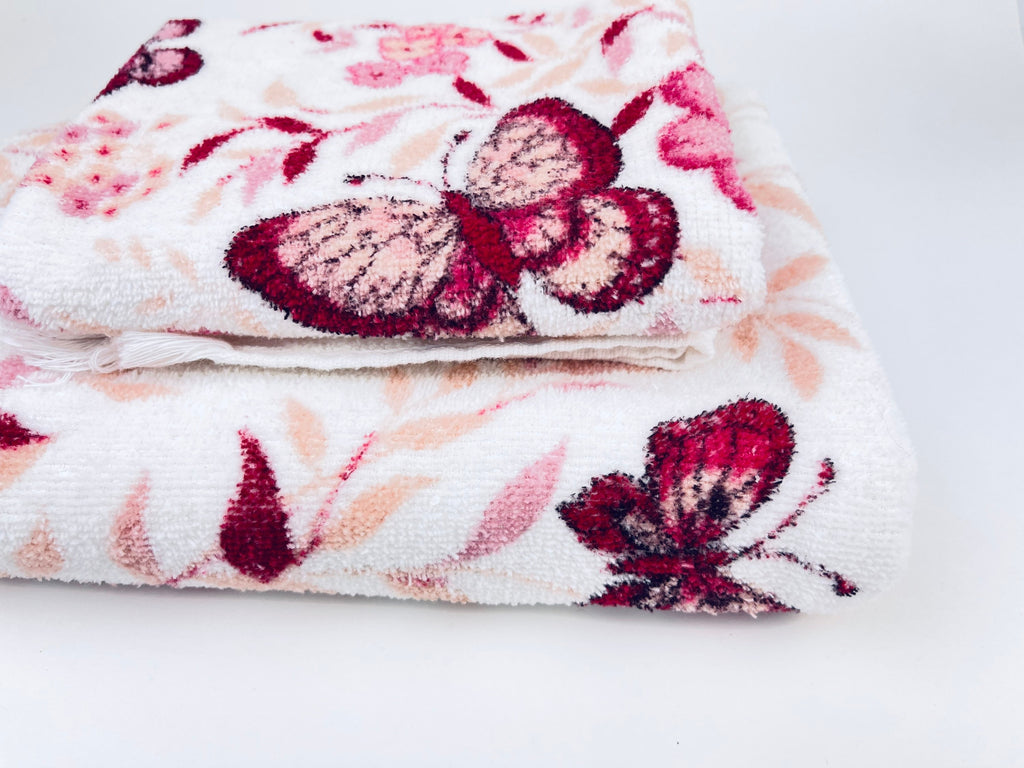 Product image for 'vintage cambridge butterfly floral bath hand towels cotton polyester blend made in canada' (view fb5c45)
