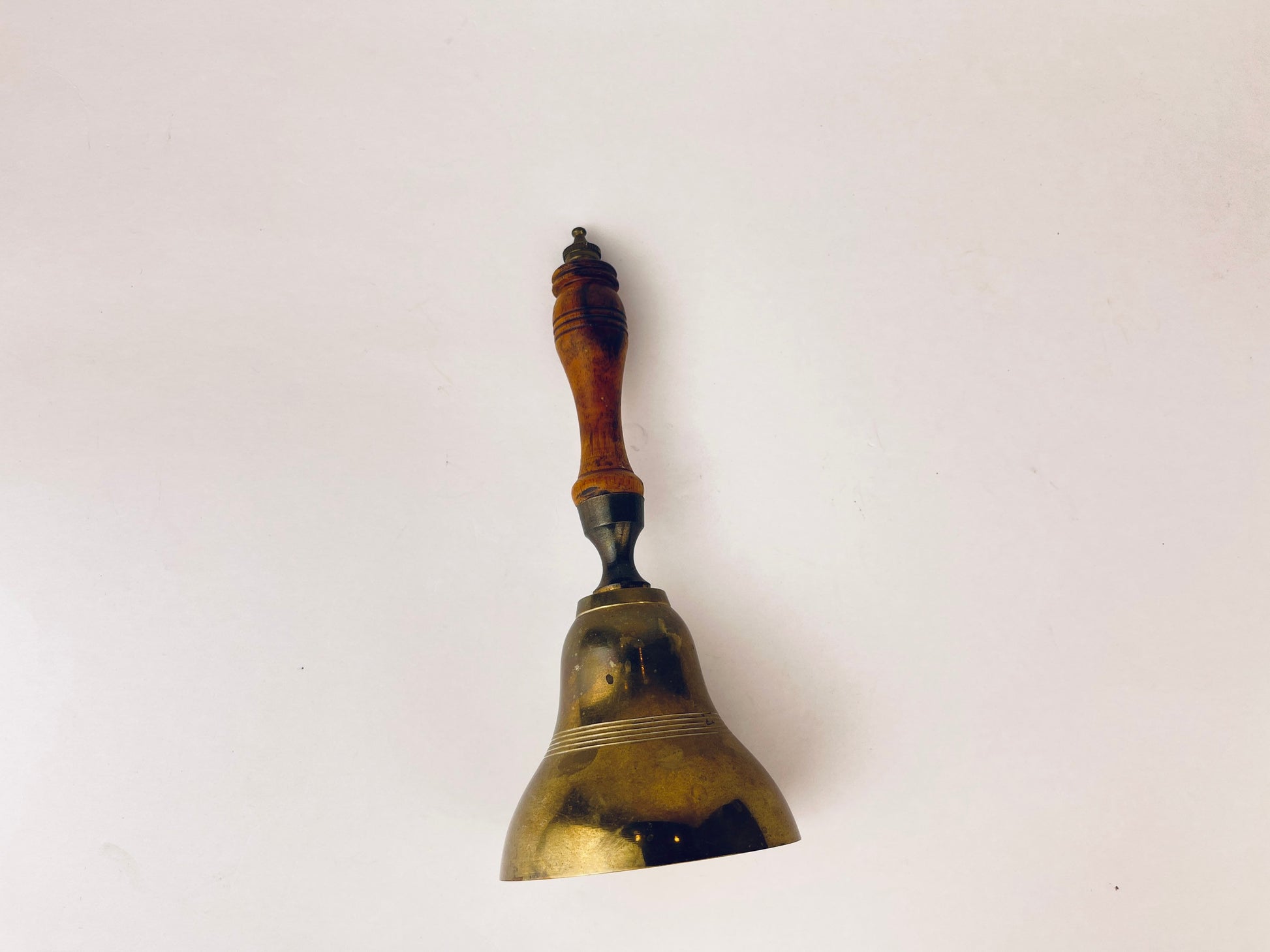 Product image for 'vintage brass wood school bell attractive aged metal patina made in india' (view eb8772)